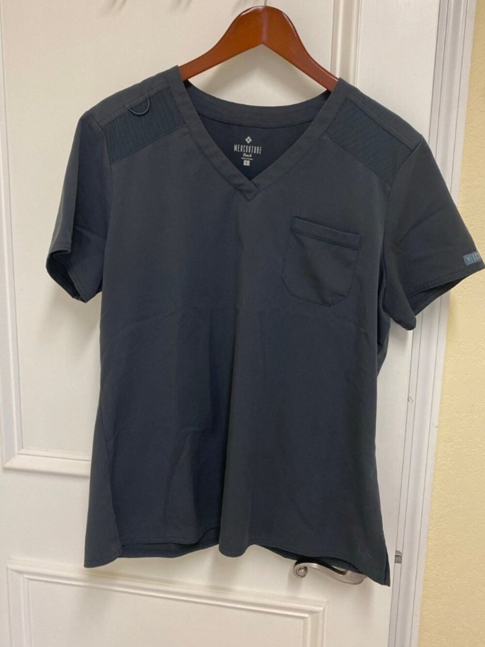 Med couture Touch Uniform Healthcare Scrub Top Charcoal Grey Pewter Large 12-14